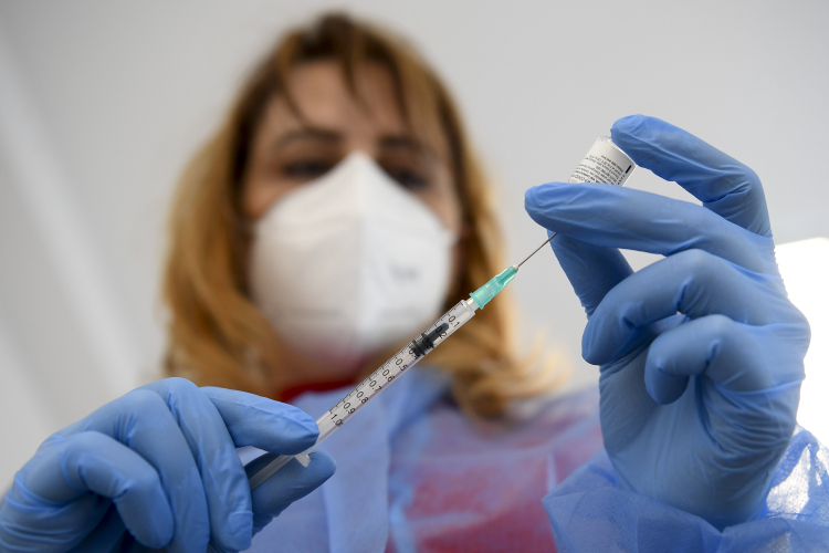 Merkel: még a nyár előtt bevezethetik az EU-ban a digitális oltási igazolványt