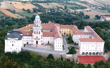 Újabb szexuális zaklatási ügy Pannonhalmán