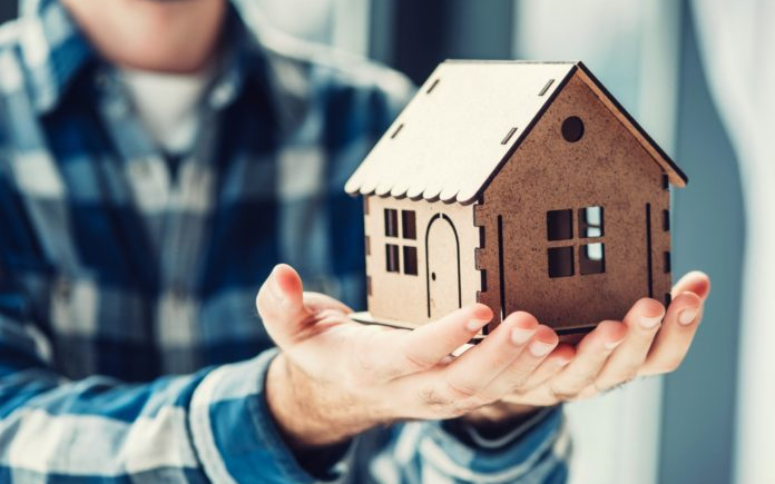 Többször is átverte a biztosítóját a takácsi férfi