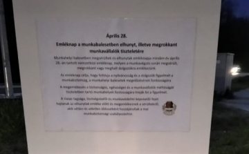 Emléktáblát állítottak a munkahelyi balesetben elhunytak tiszteletére