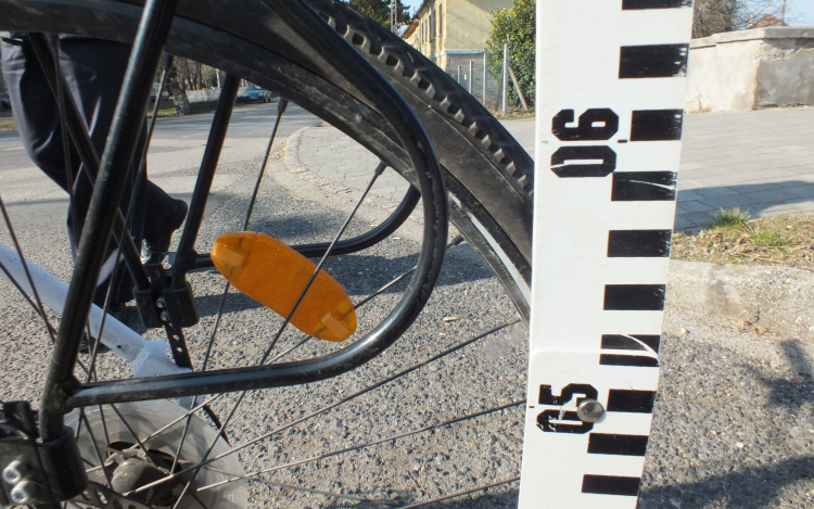 Kanyarodás közben ütötte el a biciklist a férfi, eljárás indult ellene