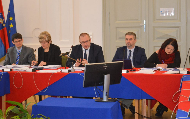 Hitelt vesz fel az önkormányzat