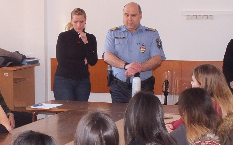 Pályaválasztási nyílt nap a Pápai Rendőrkapitányságon