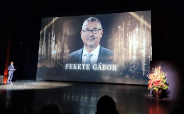 Gránit Oroszlán Példakép Díjat vehetett át a Türr Gimnázium tanára