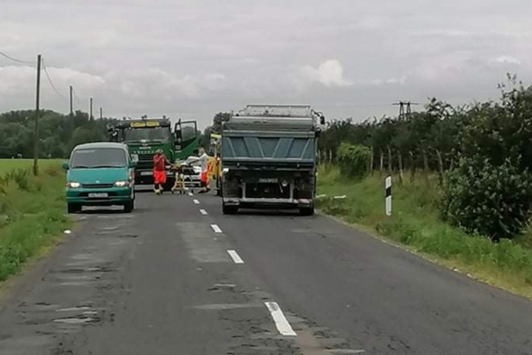 Elgázoltak egy embert a Nagygyimót és Béb közötti úton 