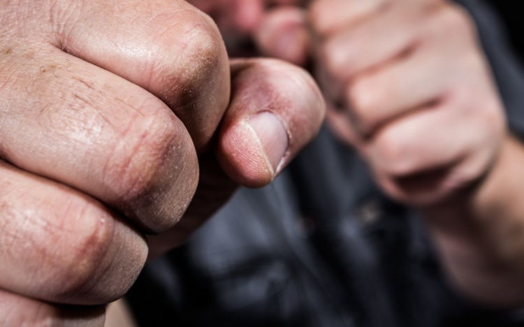 Önbíráskodás miatt emelt vádat a pápai ügyészség