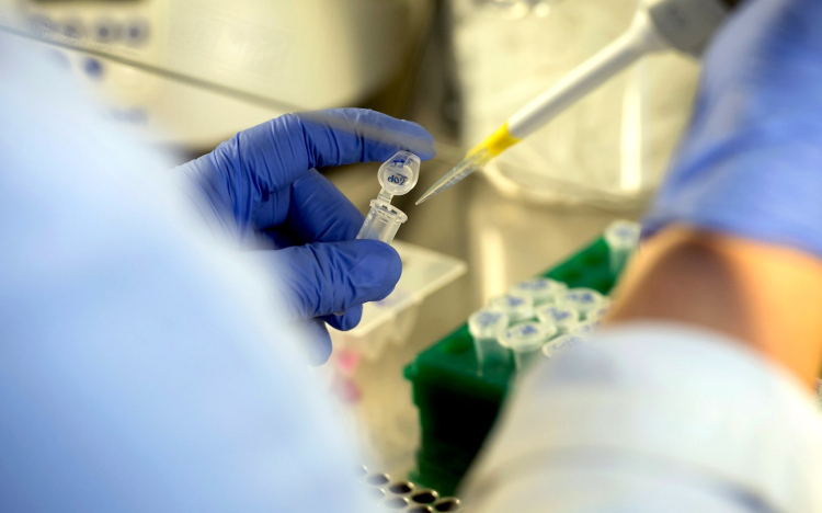 Jelentősen csökkent a karanténok száma, viszont egy új pozitív eset is van Pápán