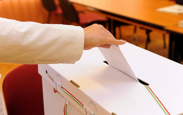 Pápán 70% fölött a választási részvétel - Véget ért a szavazás