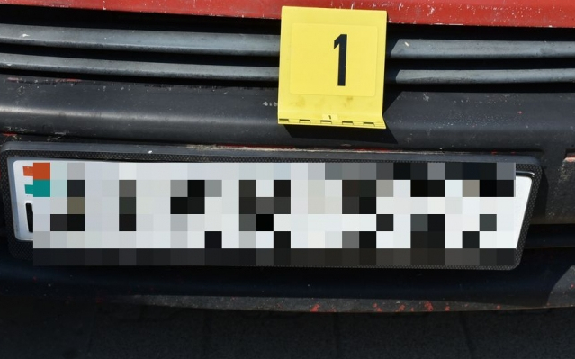 Rendszámot cserélt a férfi, a rendőrök elfogták