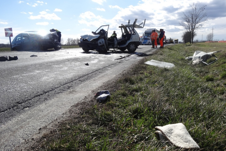 Súlyos baleset Pápa és Nagygyimót között