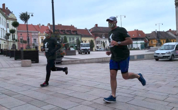 Pápán is futottak a katonák, a magyarok egészségéért