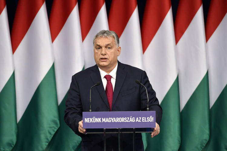 Az ország megnyitására készül Orbán Viktor?