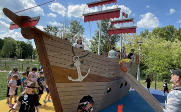 Átadták Pápa legújabb játszóterét