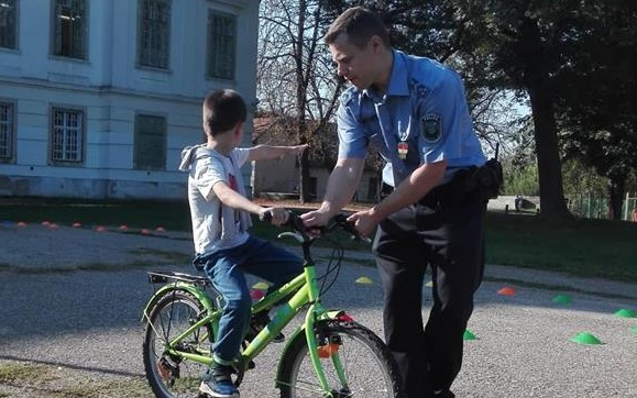 Iskolarendőr foglalkozás Lovászpatonán