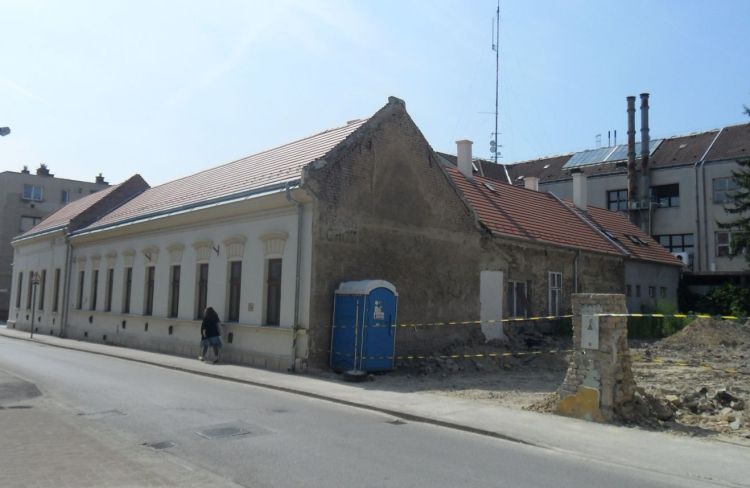 Üzenet a múltból - Több mint száz éves felirat bukkant elő az Árok utcában