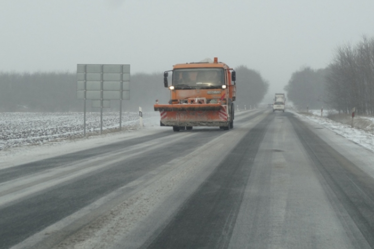 Extrém időjárás: A közútkezelő is kiadta a figyelmeztetést!