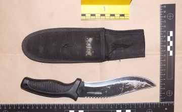 Késsel fenyegetőzött egy 25 éves férfi Pápán 