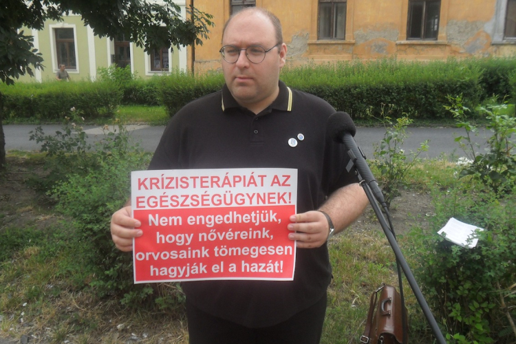 A DK támogatja a Sándor Mária által szervezett tüntetést