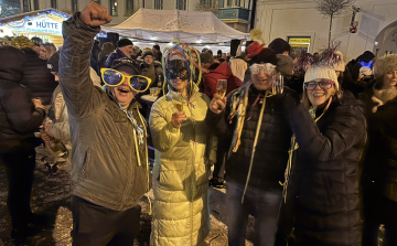 Különös szilveszter a Fő téren