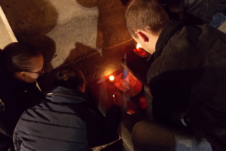 Párizsi merényletek - Pápán is gyertyagyújtással emlékeztek