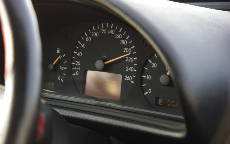 200 km/órás sebességgel száguldozva okozott balesetet