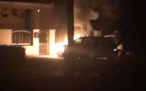 Egy autó lángolt éjszaka a Bocsor utcában