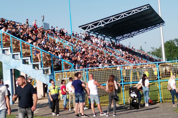 15 év után telt meg újra a Perutz stadion, sajnos nem pápaiakkal