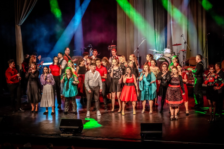 Születésnapi gálaműsort adott a Pápai Musical Stúdió