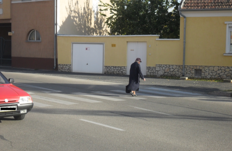 Veszélyes zebrák Pápán