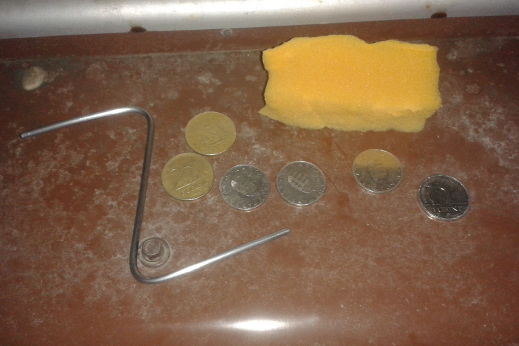 Telefonfülkékből lopott