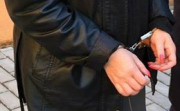 A fürdőszobában próbált elrejtőzni a rendőrök elől