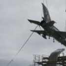 MiG-21 Emlékmű - Pápa - A gép emelése