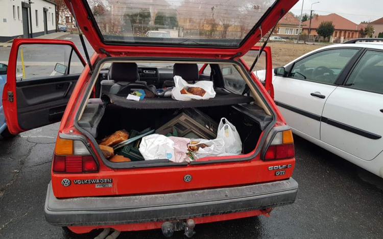 Idős embereket loptak meg Pápán