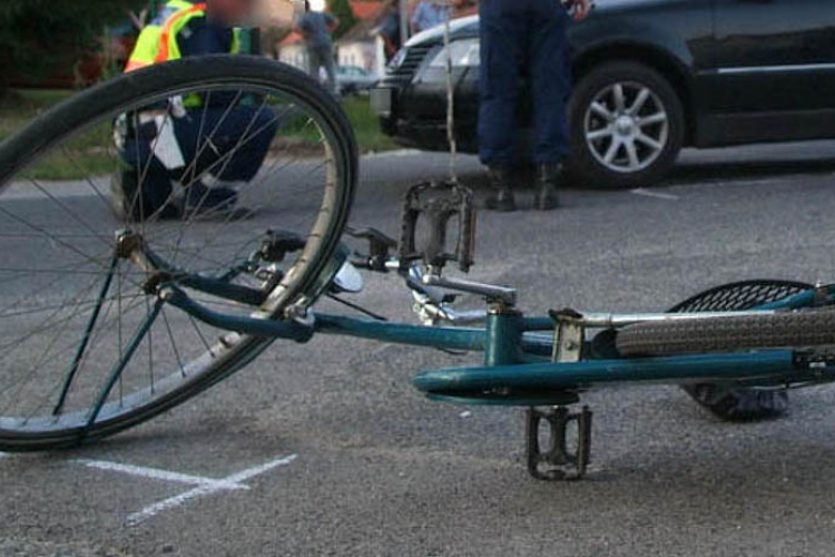 Körforgalomban ütötte el a kerékpárost