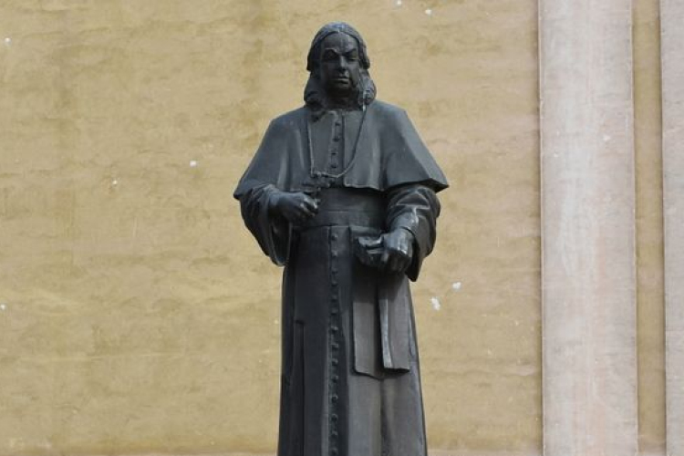 Eszterházy Károlyra emlékeznek Pápán