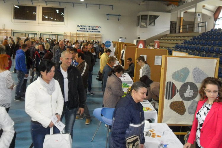 Sokan csak a pecsétért járnak állásbörzére