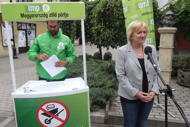 Bérplafon: Pápán is gyűjtötte az aláírásokat az LMP
