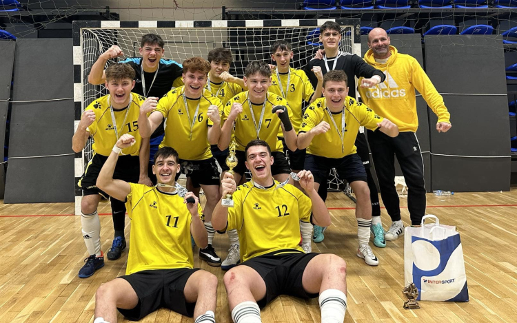 Ezüstérmes a pápai csapat az országos Futsal Diákolimpián!