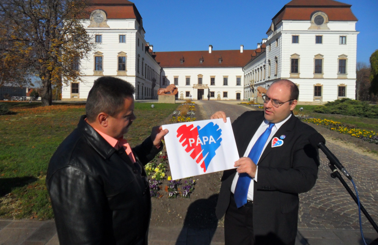 Elsősorban pápai!