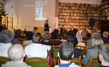 Megkezdődött a Jókai-emlékév Pápán