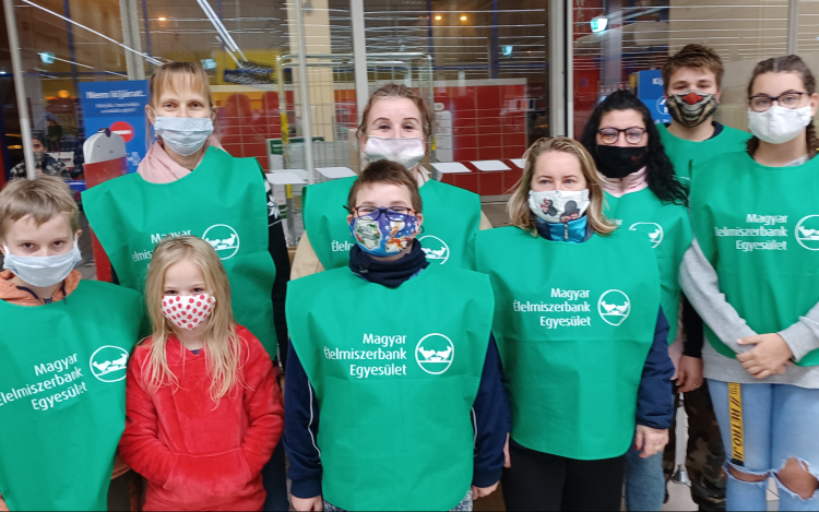 Rekord mennyiségű felajánlás a Magyar Élelmiszerbank Egyesület karácsonyi adománygyűjtő akciójában