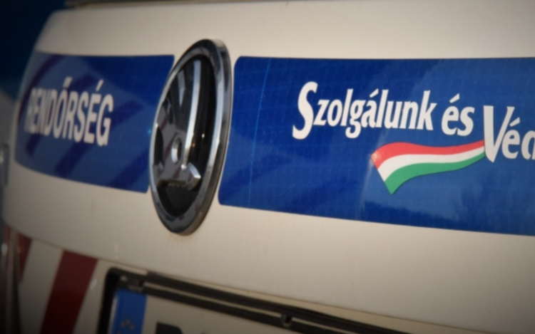 Üzletszerűen törték fel a pápai fürdő öltözőszekrényeit 14 éves fiatalok