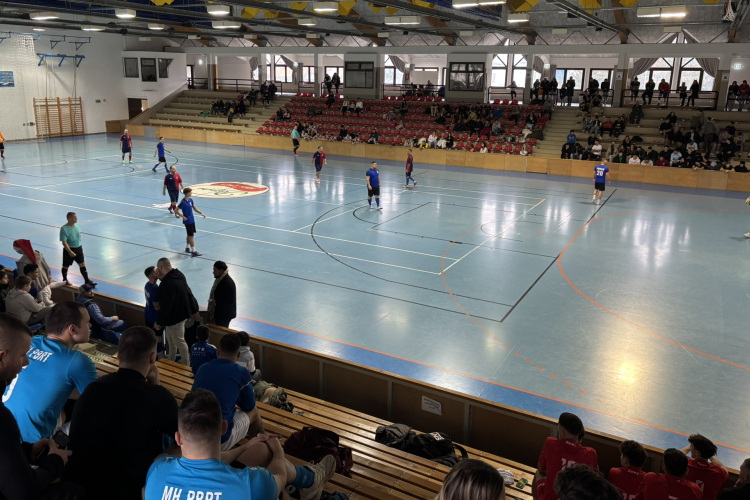 Jó hangulatú Mikulás-kupa a Sportcsarnokban