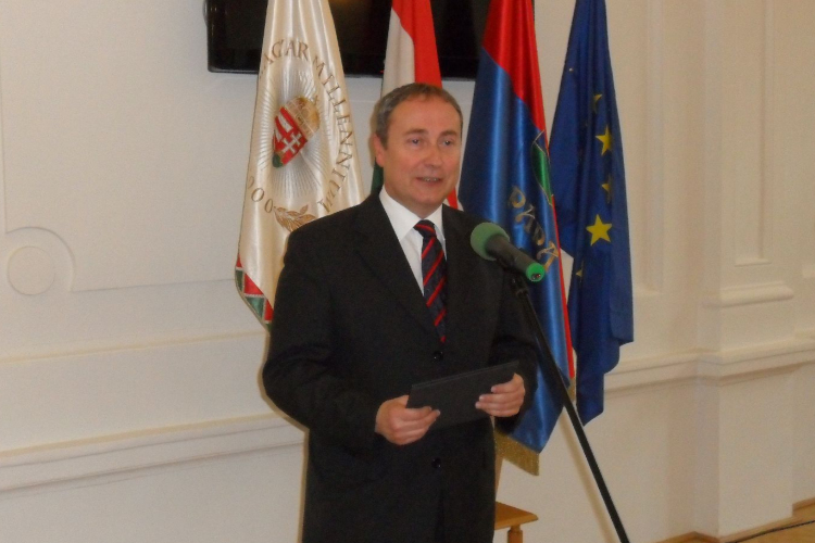 Dr. Kovács Zoltán átvette megbízólevelét