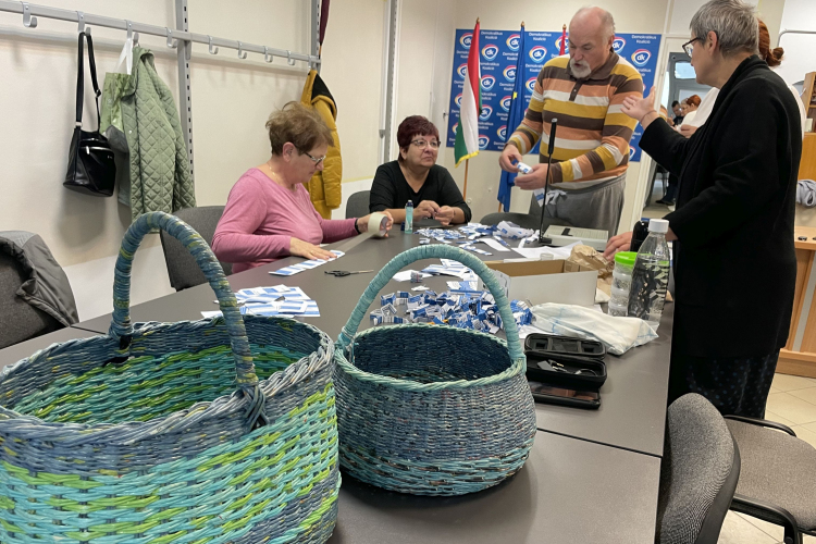 Így hasznosítja újra a nemzeti konzultációs íveket a helyi DK