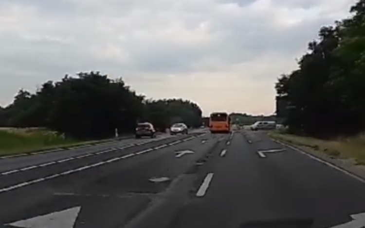 Újabb száguldozó, ezúttal a 83-ason - Videó