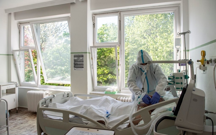 Tovább emelkedik a kórházi kezelésre szoruló betegek száma Horvátországban és Szlovéniában is