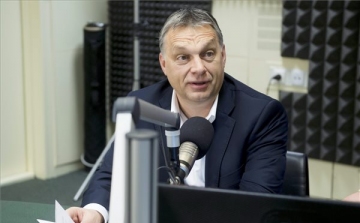 Orbán Viktor: Itt nem fognak lányainkra vadászni a migránsok