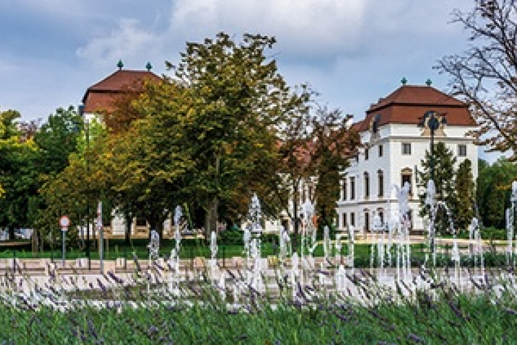 Hétvégén nyit a megújult Esterházy-kastély