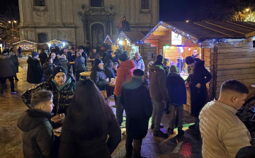 Advent Pápán - Mondja el a véleményét!